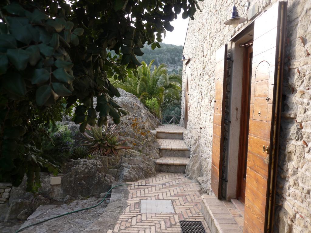 Rocca Del Vento Bed & Breakfast San Pantaleone Phòng bức ảnh