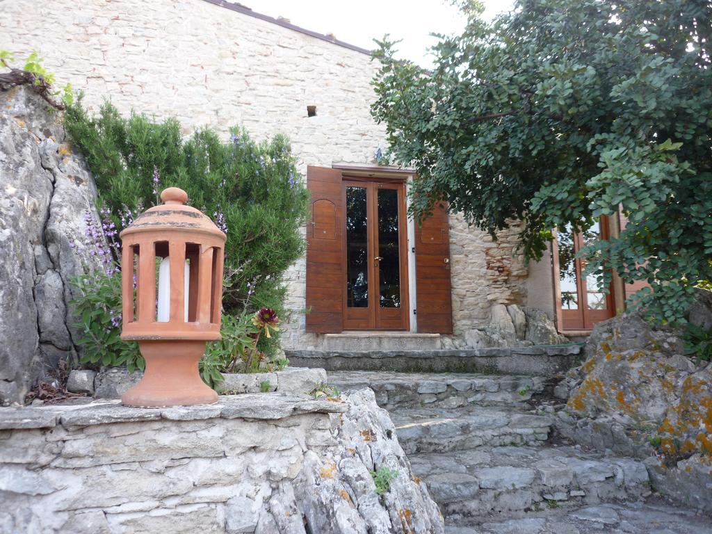 Rocca Del Vento Bed & Breakfast San Pantaleone Phòng bức ảnh