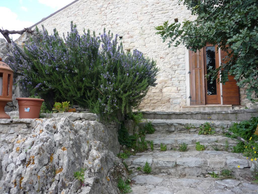 Rocca Del Vento Bed & Breakfast San Pantaleone Phòng bức ảnh